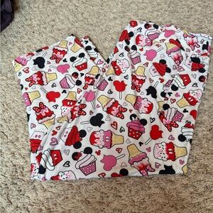 Disney Inspired Sweet Treats crop Leggings 🍦🍩🍭
Size TC2C (fits Tall & Curvy)